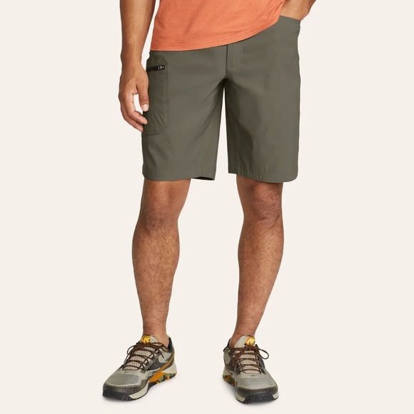 Eddie Bauer Men's Rainier Short in Slate Green - Picture 1 of 6
